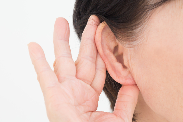 難聴には３つのタイプがある。自分の「聞こえ」の状況をチェック／難聴・めまい pixta_37299257_S.jpg