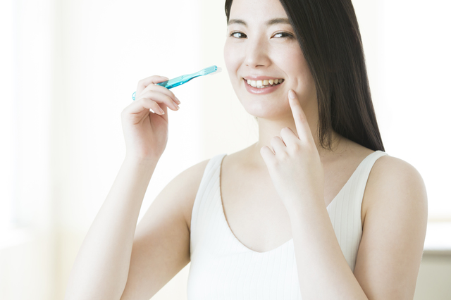 今日から磨き残しなし！ 全て歯がきれいになる「一筆書き」の歯磨き法とは？ pixta_55309423_S.jpg
