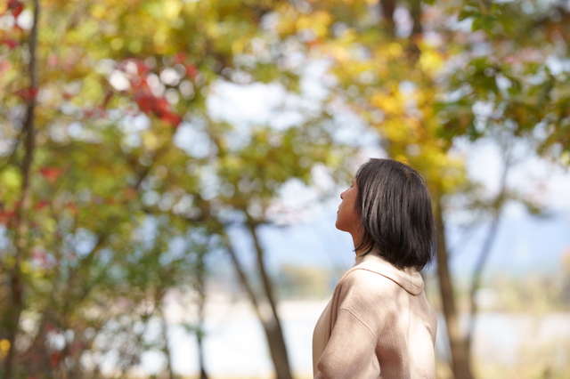 「寂しさ」を力に変える！人生100年時代の人間関係のヒント【大学教授・齋藤孝さん解説】 pixta_83682579_S.jpg