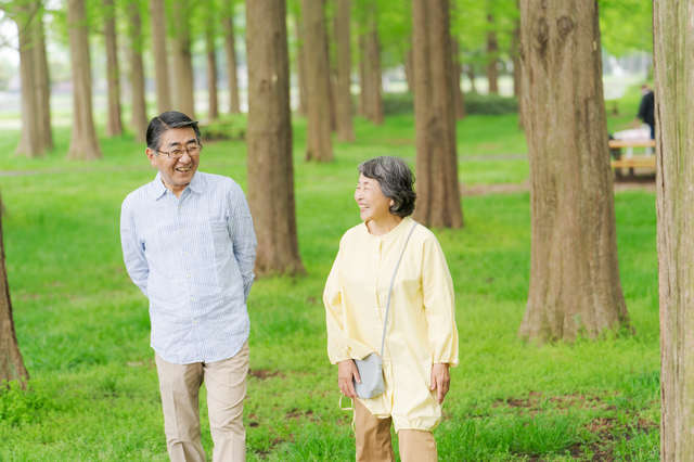 心も体も若返る！自然の中でのんびりするだけの健康法【総合診療科の医師が伝授】 pixta_90233168_S.jpg