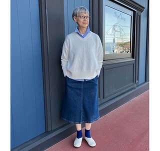 60代からの賢いニット使いと甘くないスカート術。大人の洗練「トラッドスタイル」