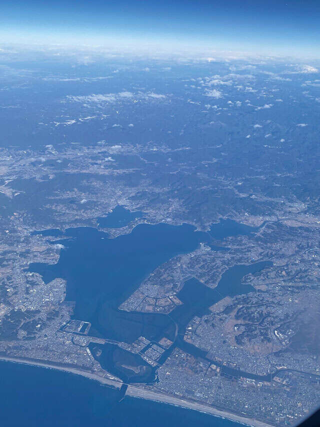 【大人の地図遊び】新幹線からも見えるあの景色!複雑な入江が美しい「巨大な湖」 #クイズ空から見たら-19-1.jpg