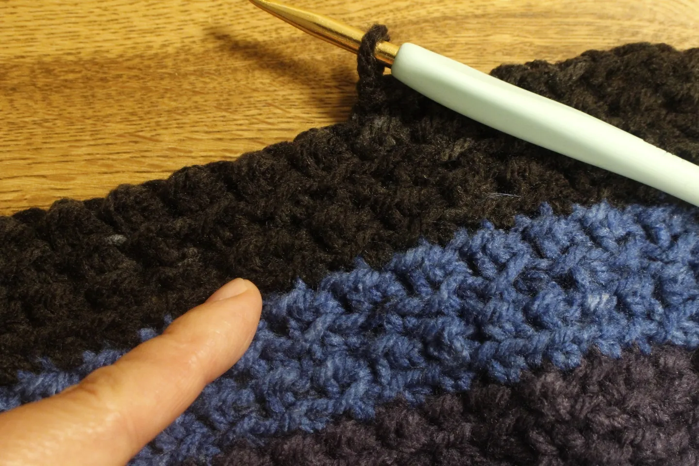 ネックウォーマーの編み物で「頭の回転」がアップ!? 脳科学者の川島隆太先生が認める「編み物」で脳を活性化 15668427.webp