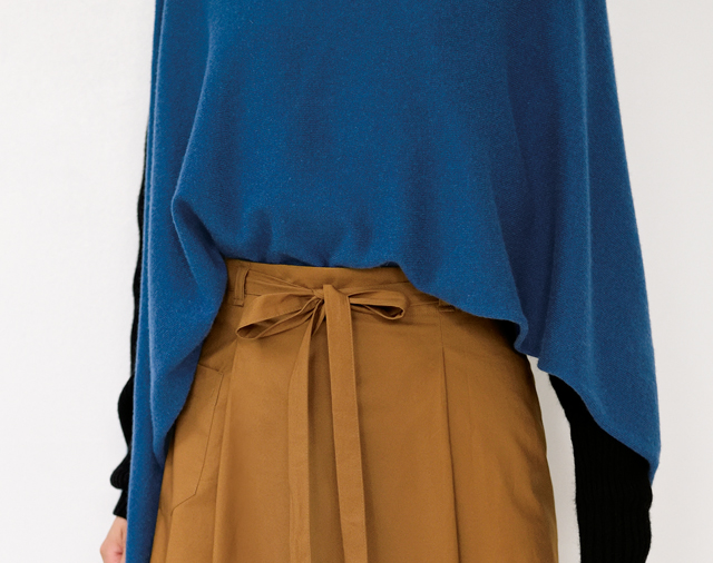 シンプルだけどオシャレです。「巻きスカート&エプロンスカート」の魅力 2011_P108_02.jpg