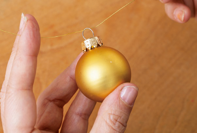 発泡スチロールボール＋毛糸で作る「クリスマスもお正月もOKなリース」の魅力 2012_P056_12.jpg