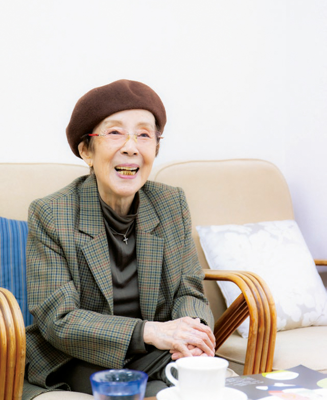 「運が良かったから」石原裕次郎さん・高倉健さんとも共演、91歳の女優・奈良岡朋子さんの役者人生 2101_P060_01.jpg