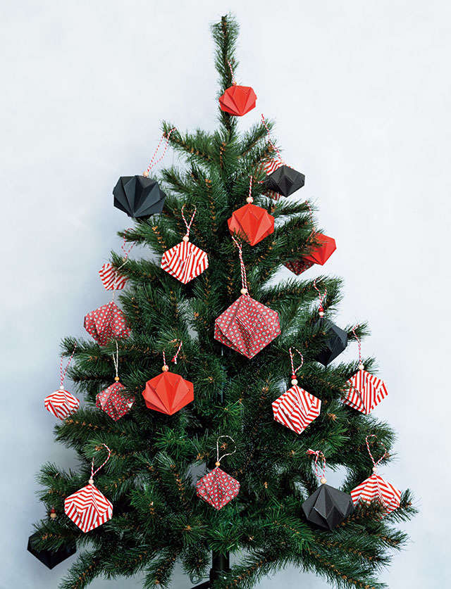 クリスマスまであと1カ月！ ツリーに飾りたくなる「折り紙のぷっくりオーナメント」 2211_P055_01.jpg