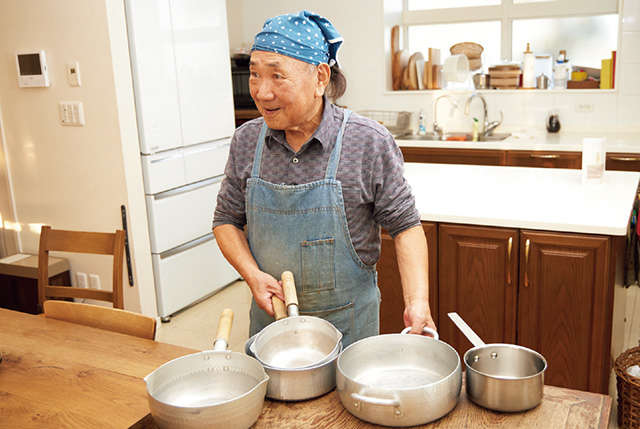 70歳から料理を始めて料理研究家に！ 小林まさるさん（89歳）の「挑戦人生」 2301_P048_01.jpg