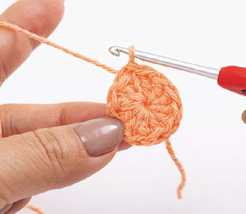 かぎ針で編む「花のモチーフ」1枚でおしゃれな「コースター」を手作りしよう P050_12_W500.jpg