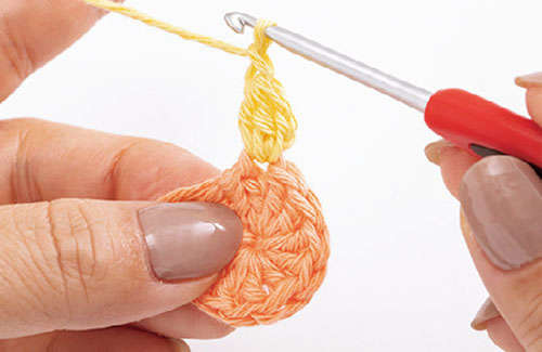 かぎ針で編む「花のモチーフ」1枚でおしゃれな「コースター」を手作りしよう P050_22_W500.jpg
