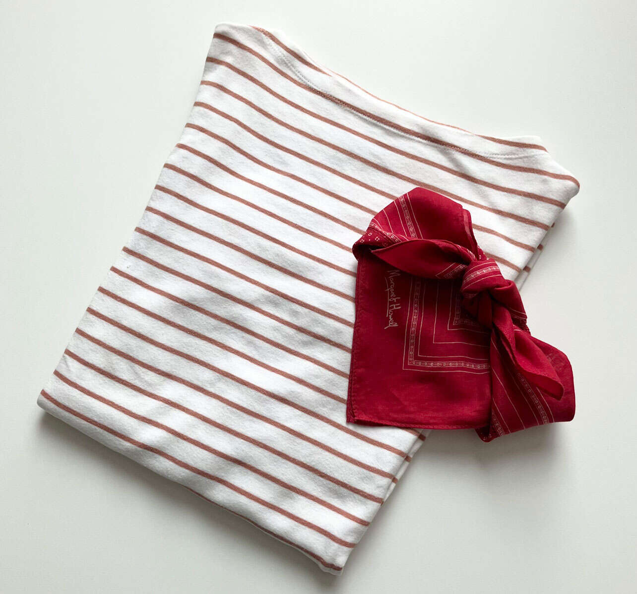 【60代からのおしゃれ】体型の変化も軽く受け入れて。お気に入りボーダーTシャツの着こなし 春9サブ.jpg