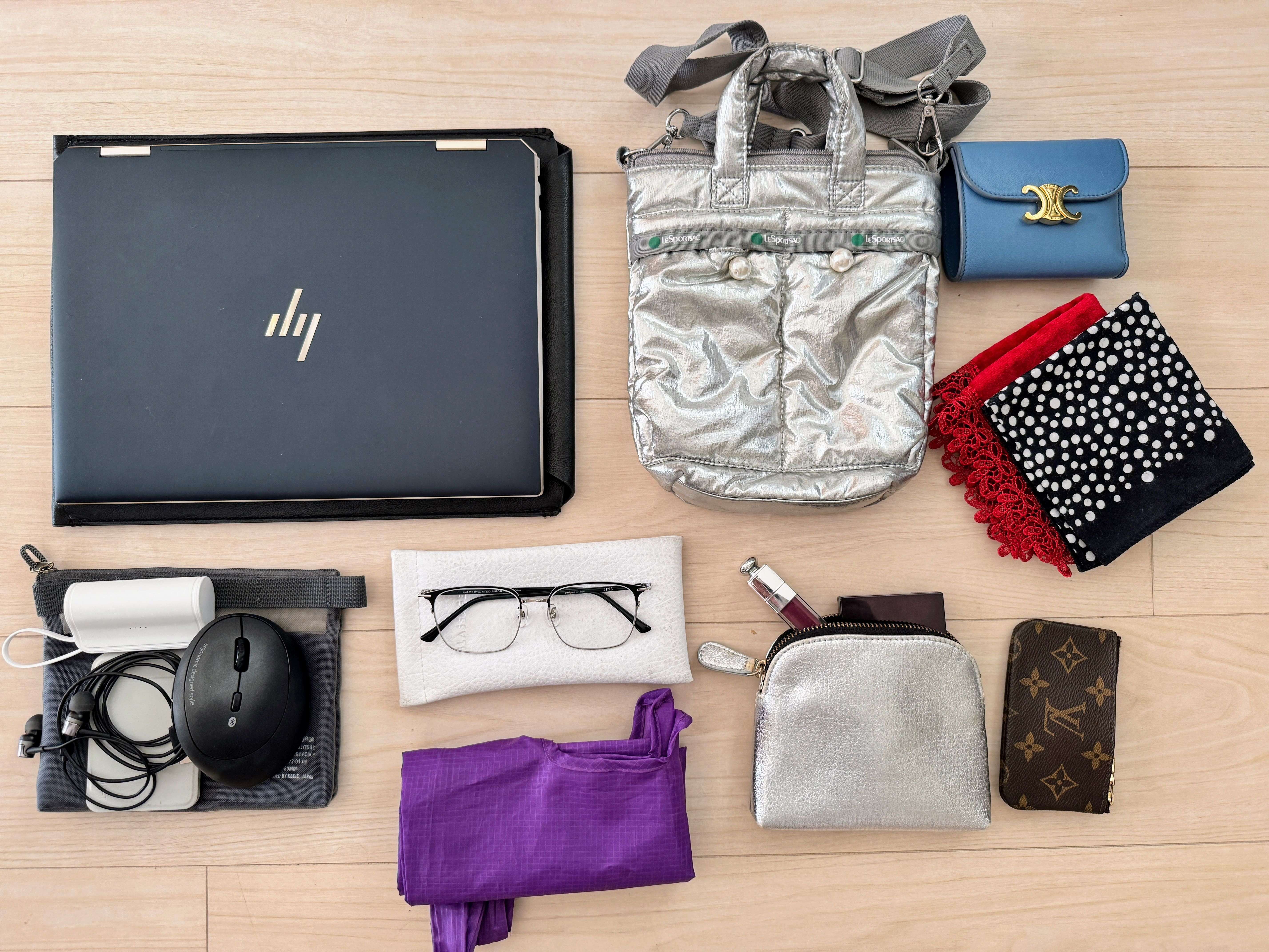 「どこのバッグ？」と聞かれることもしばしば！ パーソナルスタイリスト・よんさんのバッグの中身【彼女のバッグ】