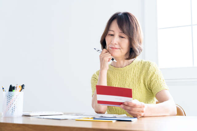 「老後、生きていける？」60代の本音が切実すぎる...！ みんなが抱える「お金の不安」ぶっちゃけ調査 pixta_122158426_S.jpg