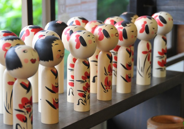 リラックマにプーさんにヨーダまで！ 日本の伝統工芸"こけし"が人気キャラとコラボ pixta_941623_S.jpg