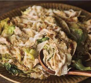 【SNSで話題！】特製タレが豚肉によくからむ「豚肉とレタスの旨だれ蒸し」のレシピ