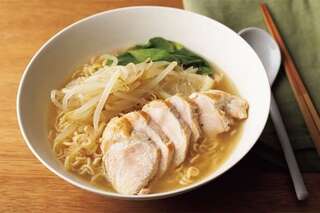 【料理研究家直伝レシピ】フライパン1つでできる「鶏むねコンソメレモンラーメン」