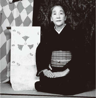 着付けはわずか十分。91歳の呉服店主がたどり着いた、道具に頼らない潔いきもの術