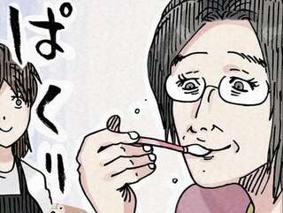 「自分の口に入れたスプーン」で赤ちゃんに離乳食を食べさせようとする義母。抗議したら...は？／どちらかの家庭が崩壊する漫画