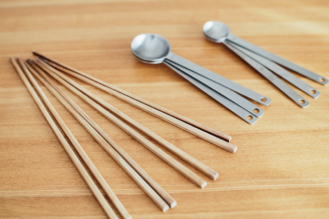 菜箸は4組、計量スプーンは6本。片づけが劇的にラクになる「料理道具のそろえ方、使い方」