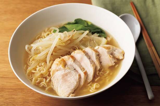 【料理研究家直伝レシピ】フライパン1つでできる「鶏むねコンソメレモンラーメン」