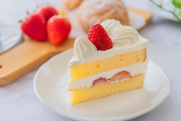 【雑学】実は日本人だけ！小さなケーキを「ショートケーキ」と呼ぶ理由