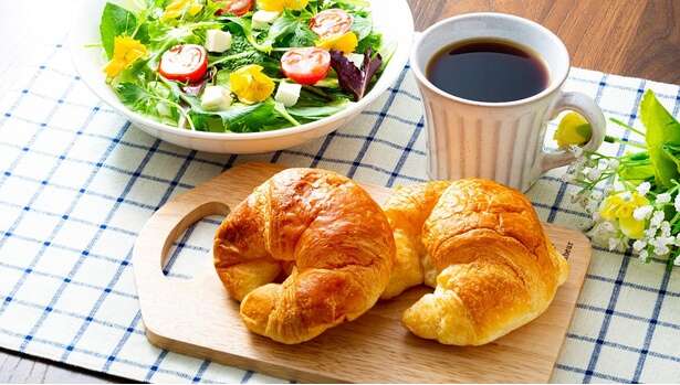 【雑学】クロワッサンはフランス生まれじゃない！三日月の形にも理由あり