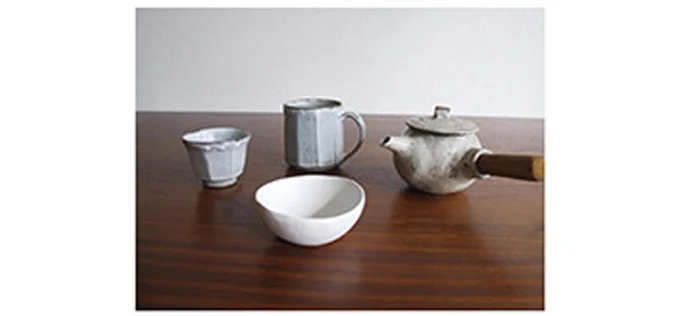 日々の食事を充実させる方法。食卓に置くのは「お気に入りのモノ」だけ！／なんにもない部屋の暮らしかた 15762247.webp