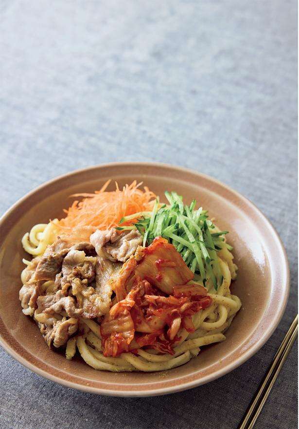 【物価高に負けないレシピ】ピリ辛キムチとごまだれで楽しむ「ビビンうどん」 16483829.jpg