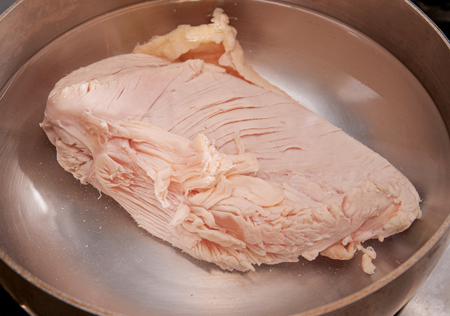 やわらかくなる！料理人が教える「鶏むね肉の低温ゆで」のススメ 1910p041_07.jpg