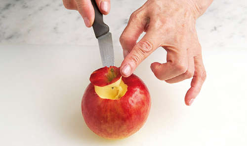 旬で栄養価の高いりんごをレンチンだけでデザートに！ 「焼きりんご」と「りんごチップス」レシピ 2110_P036_03_W500.jpg