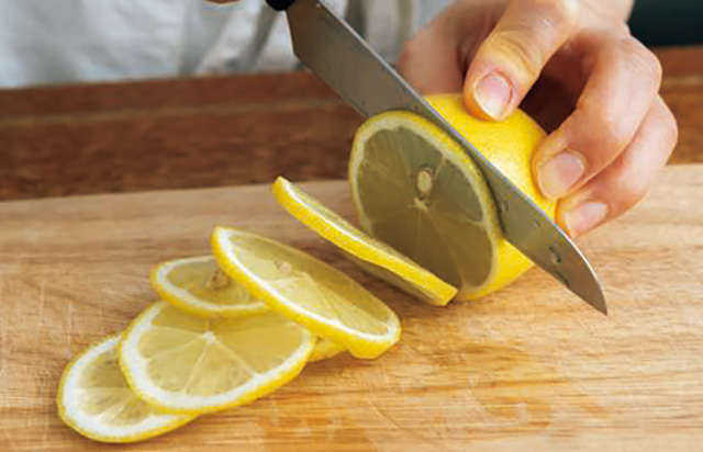 達人に聞いた「レモンの保存食」の作り方。レモネードも自家製は格別！ 2302_P030_03.jpg