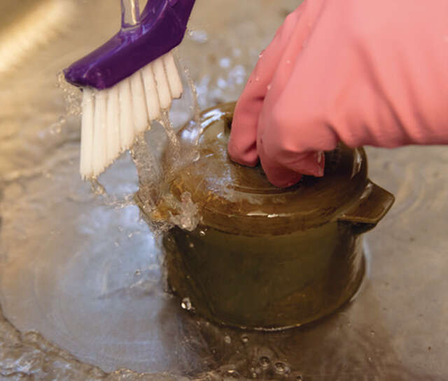 「水回り掃除」は 暑い季節だからこそ効果的！ 手間・力いらずの基本ワザ【人気掃除YouTuberが伝授】 2507_P006_12.jpg