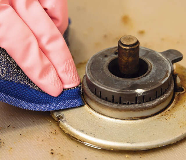 「水回り掃除」は 暑い季節だからこそ効果的！ 手間・力いらずの基本ワザ【人気掃除YouTuberが伝授】 2507_P007_03.jpg