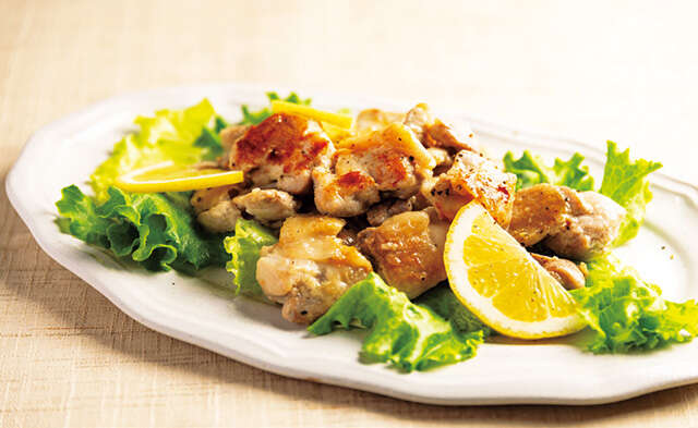 鶏もも肉も、豚こまも、鮭の切り身も!そのまま調理でおかずが仕上がる「下味冷凍」レシピ 2509_P010-011_01.jpg