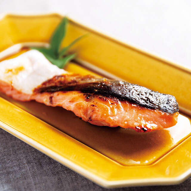 鶏もも肉も、豚こまも、鮭の切り身も!そのまま調理でおかずが仕上がる「下味冷凍」レシピ 2509_P010-011_05.jpg