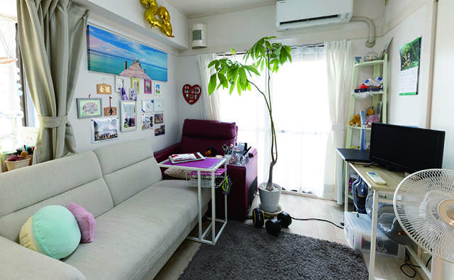 読者のリビングで実践！「捨てない」片付けビフォアアフター【整理収納アドバイザー中山真由美さんが指南】 2512_P006_01.jpg