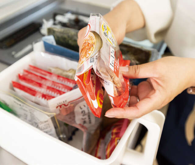 「捨てられない」人に朗報！ ごちゃごちゃした洗面台周りプロがを整える「捨てない片付け」【プロが指南】 2512_P010-011_17.jpg