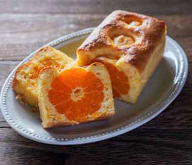 断面にみかんがのぞく「まるごとみかんケーキ」のレシピ【人気YouTuber直伝】