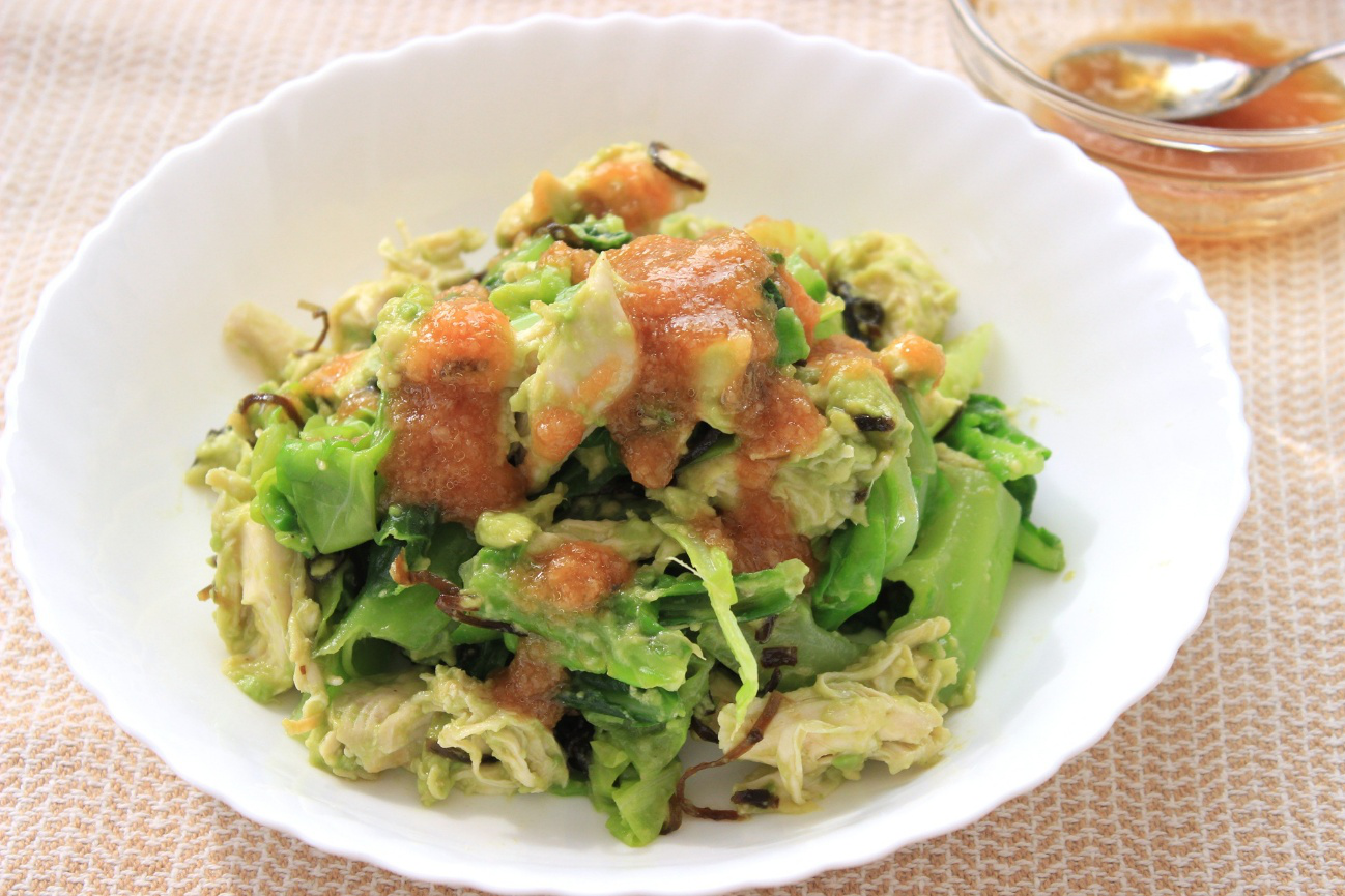 アボカドのクリーミーさがクセになる！旬の春キャベツをたっぷり使った「ゆでキャベツとささ身のアボカド塩昆布あえ」！ グラフィックス1.png