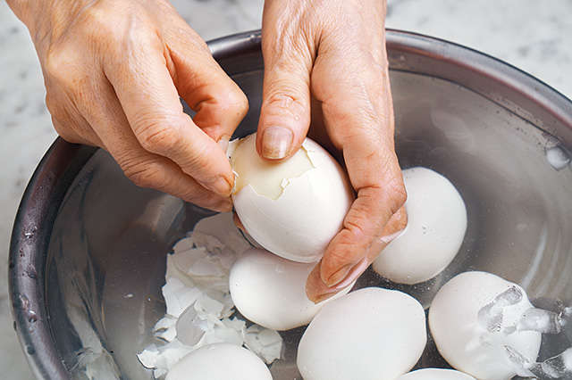 認知症の予防も期待できる「完全栄養食」。「ゆで卵の保存食」レシピ／村上祥子80歳 季節の保存食 7E.jpg