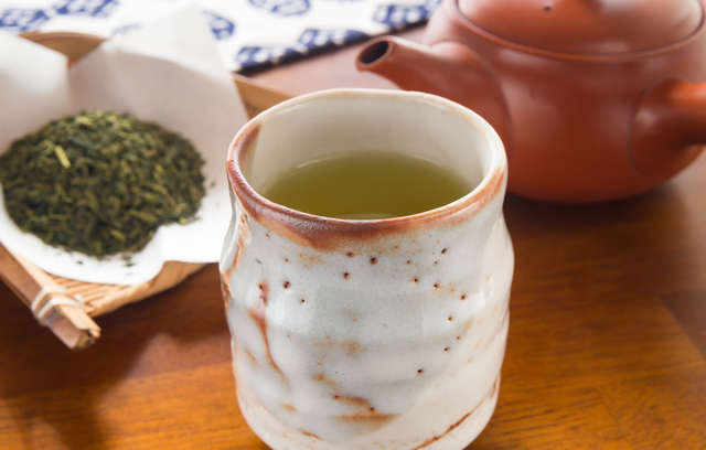 緑茶にはどんな効果・効能がある？ 茶カテキンには認知機能の低下予防も！
