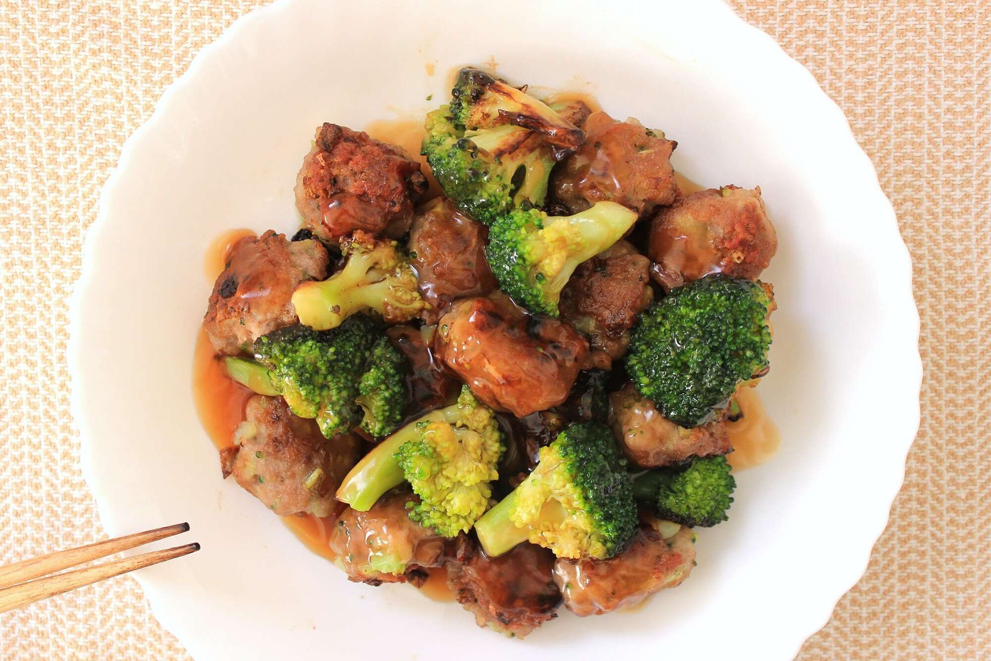 ブロッコリーの房も茎もフル活用！食材２つで作る「ブロッコリーと肉だんごの甘酢あんかけ」  ブロッコリーと肉だんごの甘酢あんかけ_画像.JPG