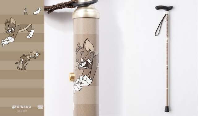 かわいさと安心が両立!国産杖メーカーからトムとジェリー85周年オリジナルステッキが登場 譬ェ蠑丈シ夂、セ繧キ繝翫ヮ讒假シソ逕サ蜒・繝医Β縺ィ繧キ繧吶ぉ繝ェ繝シテ祐INANO 謚倥j逡ウ縺ソ繧ケ繝・ャ繧ュ(繝輔y繝ゥ繧ヲ繝ウ).jpg