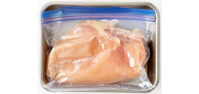 【ニチレイフーズ直伝】「鶏むね肉」の冷凍保存は「プラス調味料」がGOOD！ ベストな「解凍方法」も伝授 校了校all-37-5.jpg