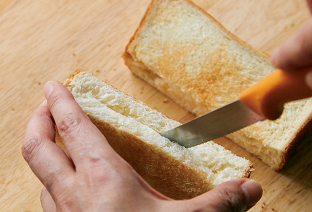 のせて焼くだけで、いつもの食パンが大変身！ たんぱく質も摂れるおかず系レシピ4選 2109_P034_02.jpg