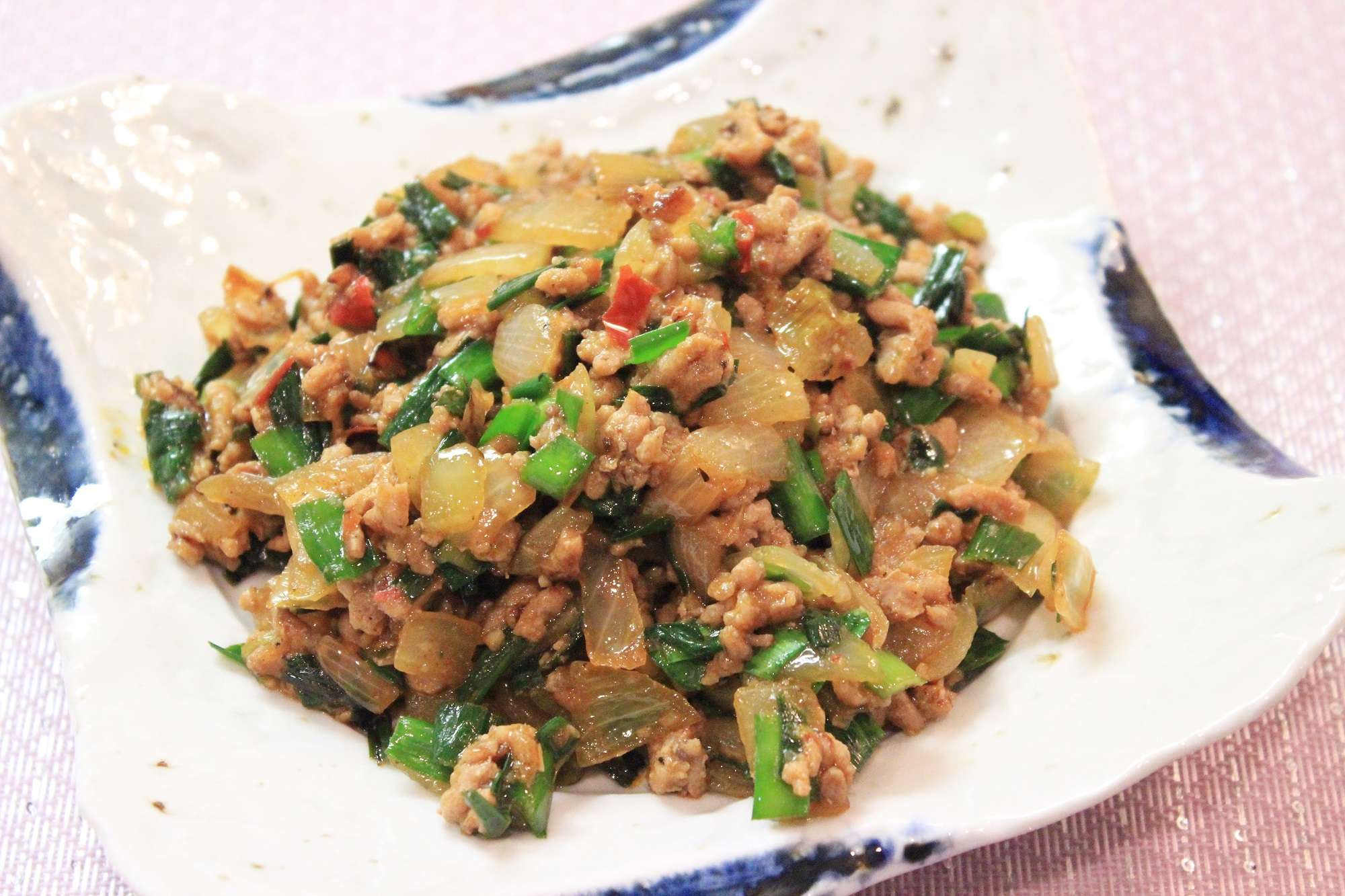 栄養満点の玉ねぎとニラをたっぷり入れて......！丼にしてもおいしい「麻婆玉ねぎ」 麻婆玉ねぎ_画像.JPG