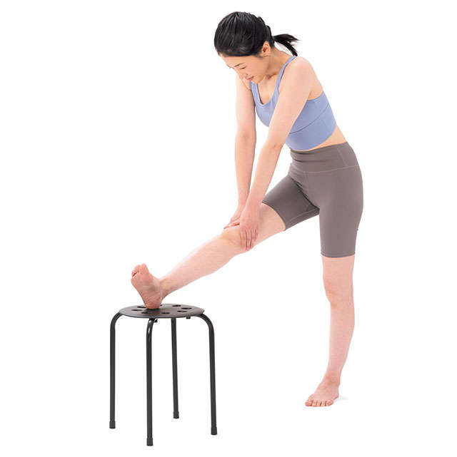 ひざ痛の原因をまとめて解決！ ひざ押しストレッチ／ひざ痛ほぐし1分ストレッチ hiza_60-61_2.jpg