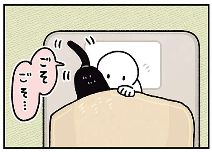 「来た...」四季の変化は「猫が寝る位置」でわかる!/黒猫ろんと暮らしたら7