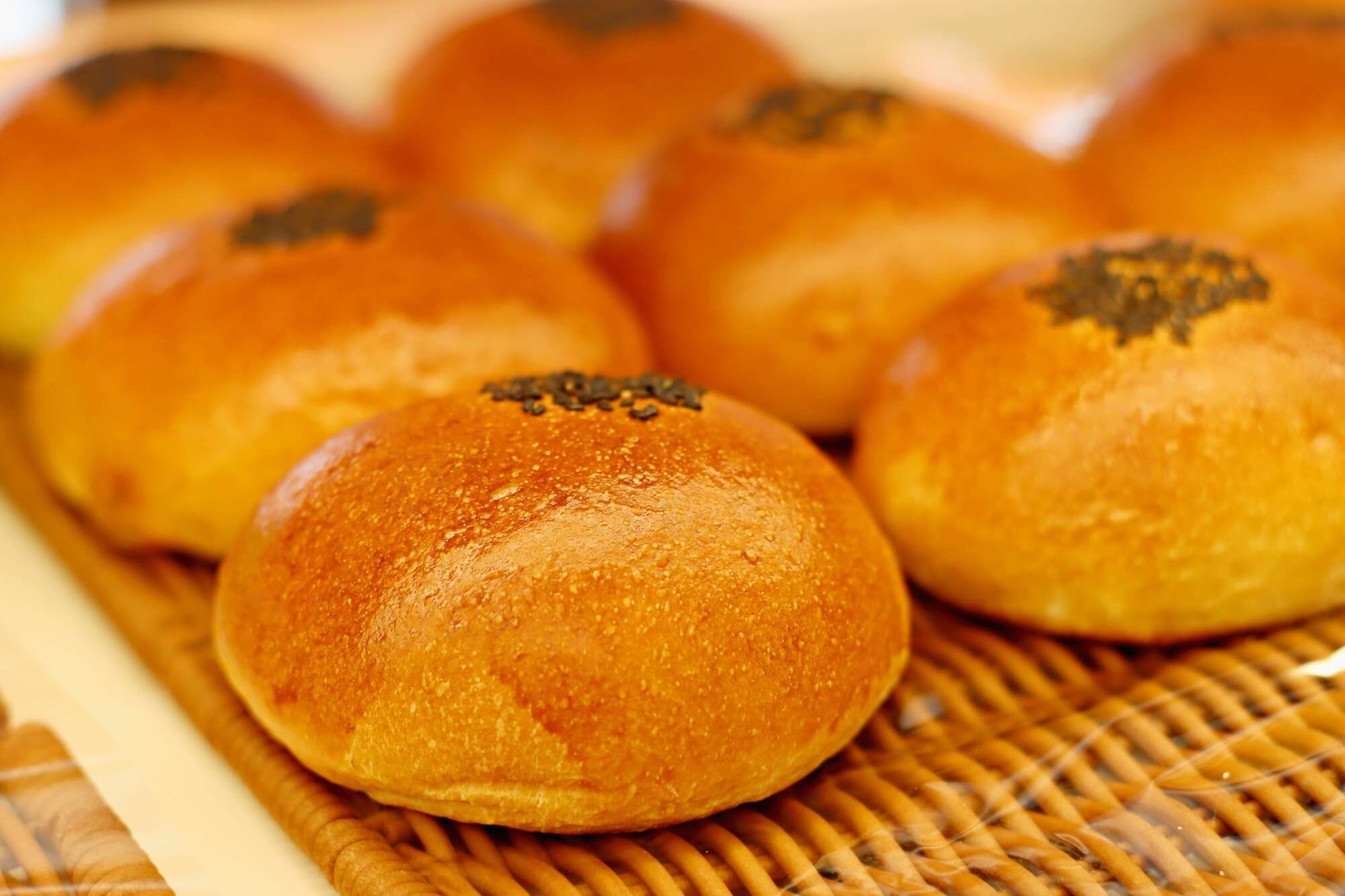 【あんぱん】蘭子(河合優実)の絶妙な表情...2人(今田美桜&北村匠海)の結婚祝いシーンが「見事な演技合戦」に pixta_128791684_M.jpg